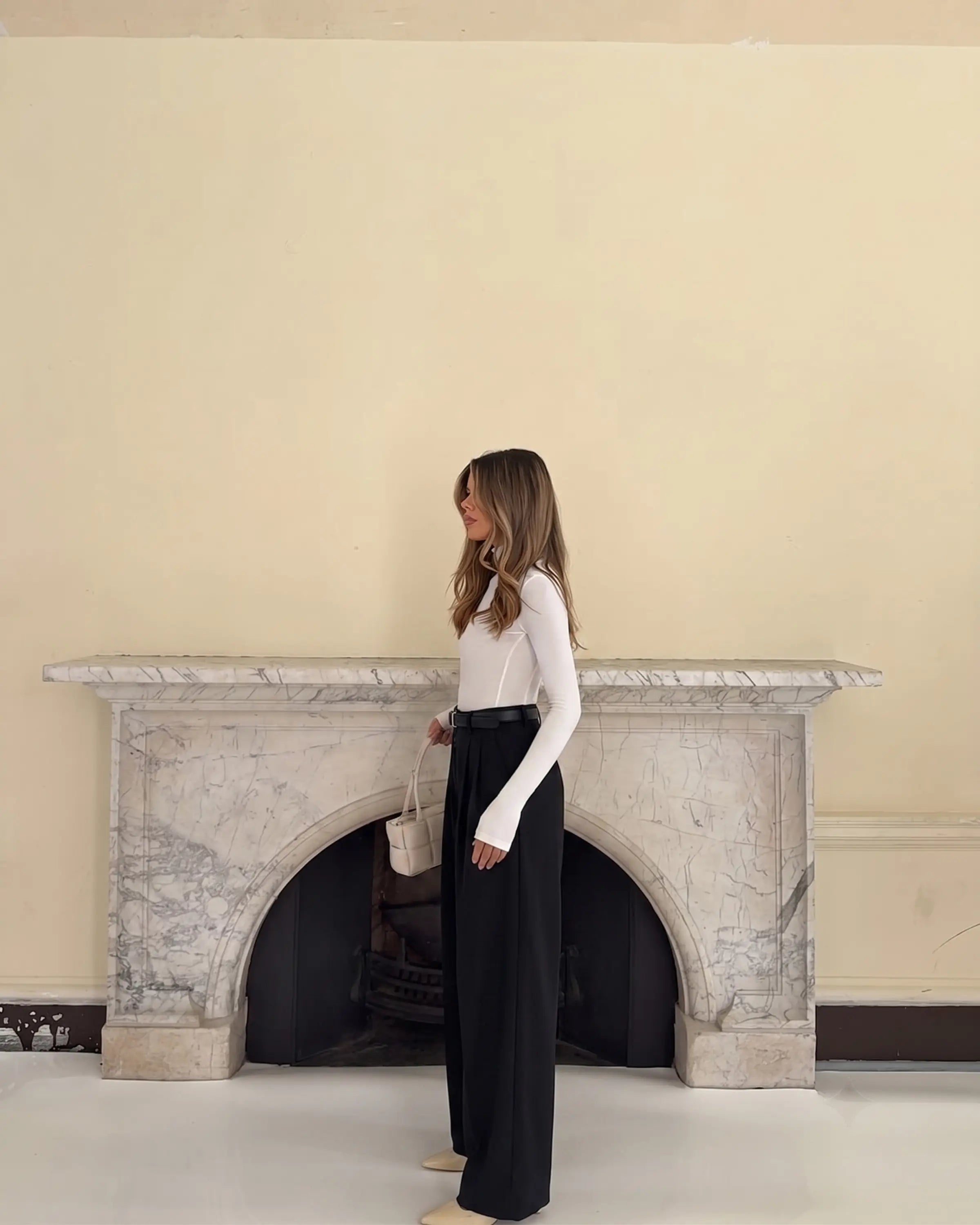 Siyah Kemerli Pilili Wide Leg/Extra Geniş Paça Pantolon
