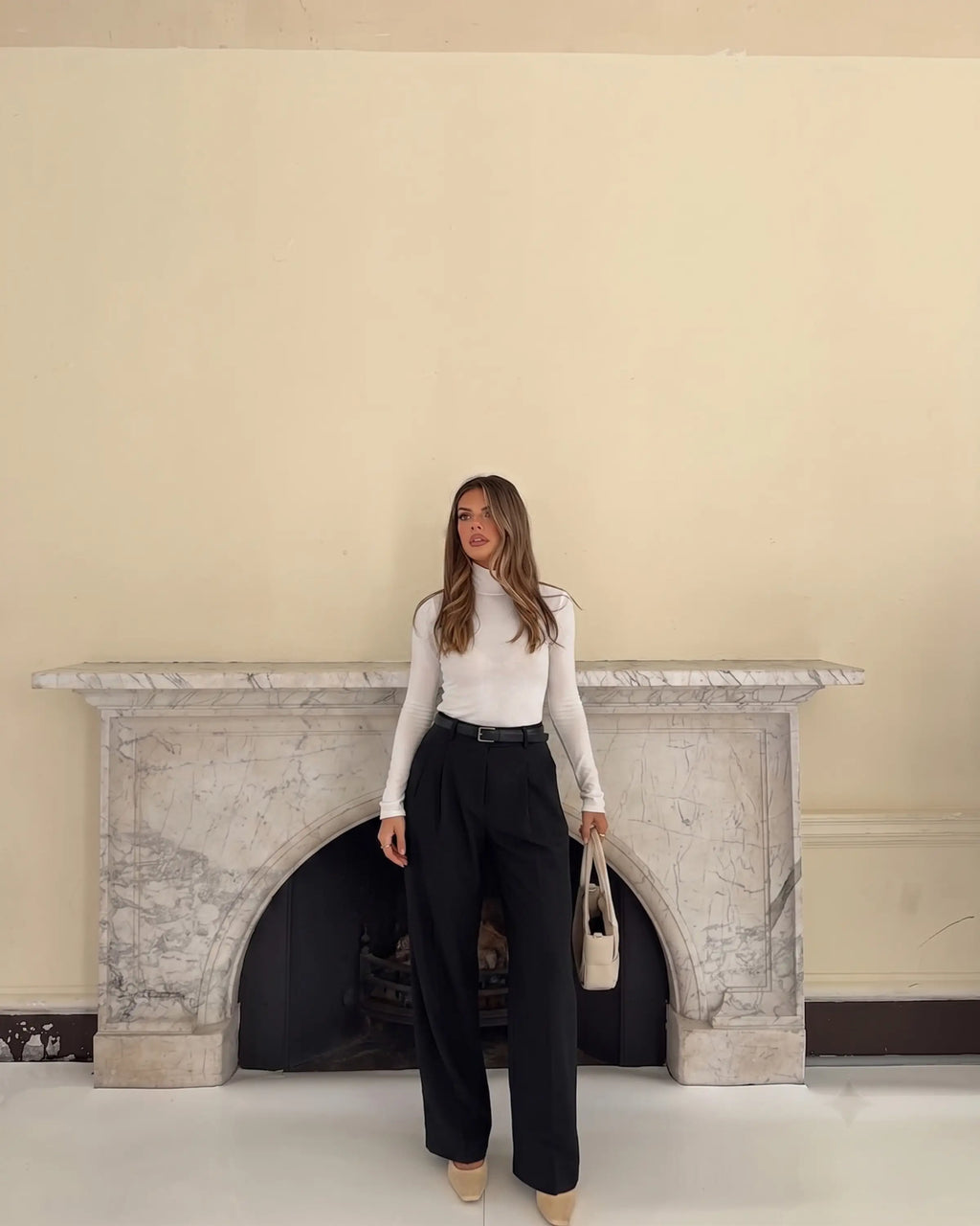 Siyah Kemerli Pilili Wide Leg/Extra Geniş Paça Pantolon