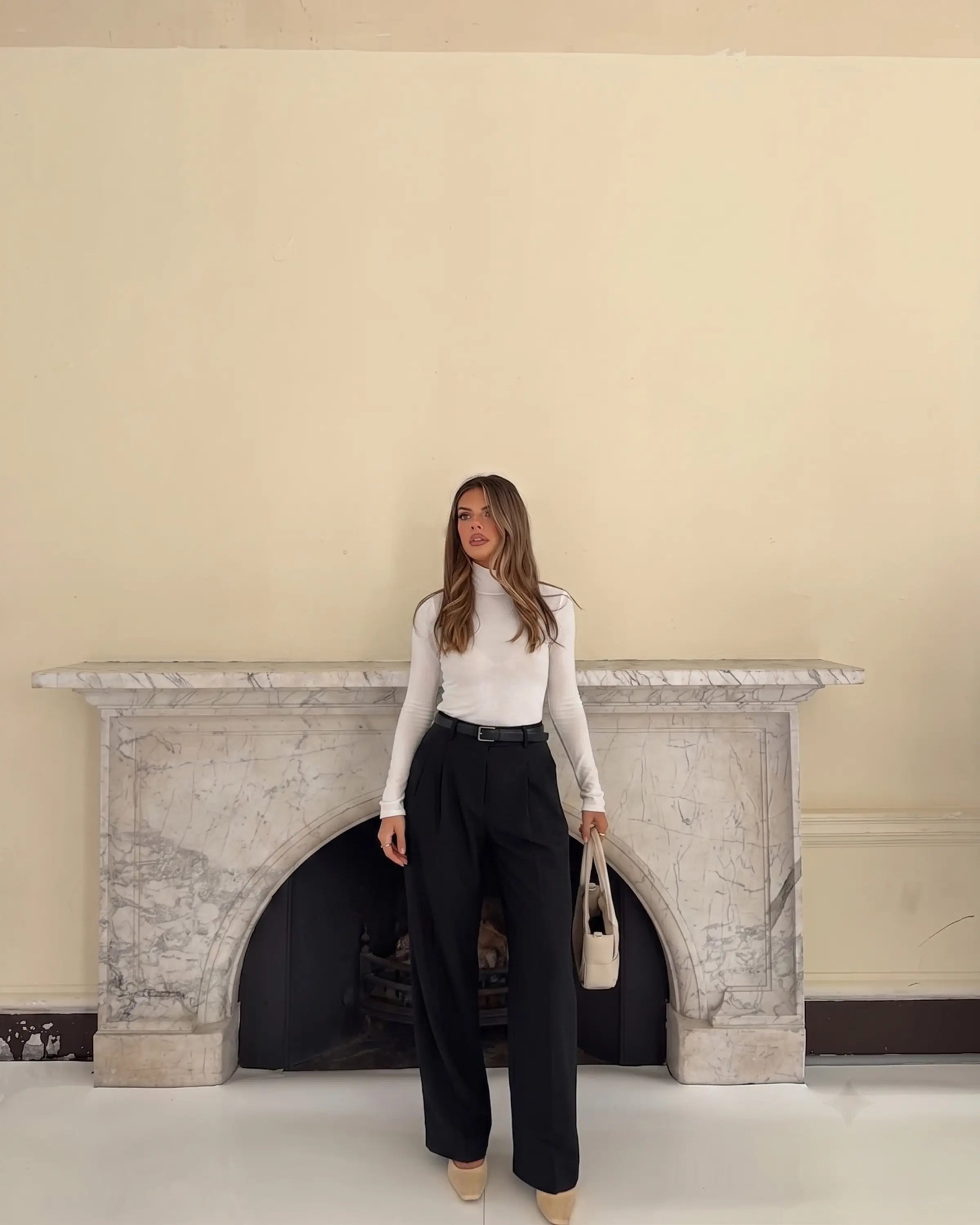 Siyah Kemerli Pilili Wide Leg/Extra Geniş Paça Pantolon